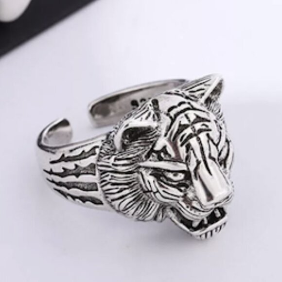 STERLING SILVER LION HEAD VIKING RING - Picture 6 of 6